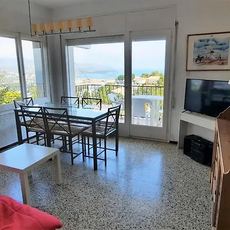 Comodo 2 Con Terraza Y Wifi A 600m De La Playa En - Es-170-14 Llanca